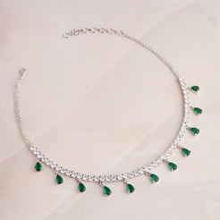 Laura Choker