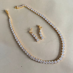 Avery Necklace Set