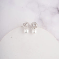 Flora Pearl Earrings