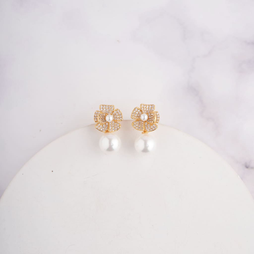 Flora Pearl Earrings