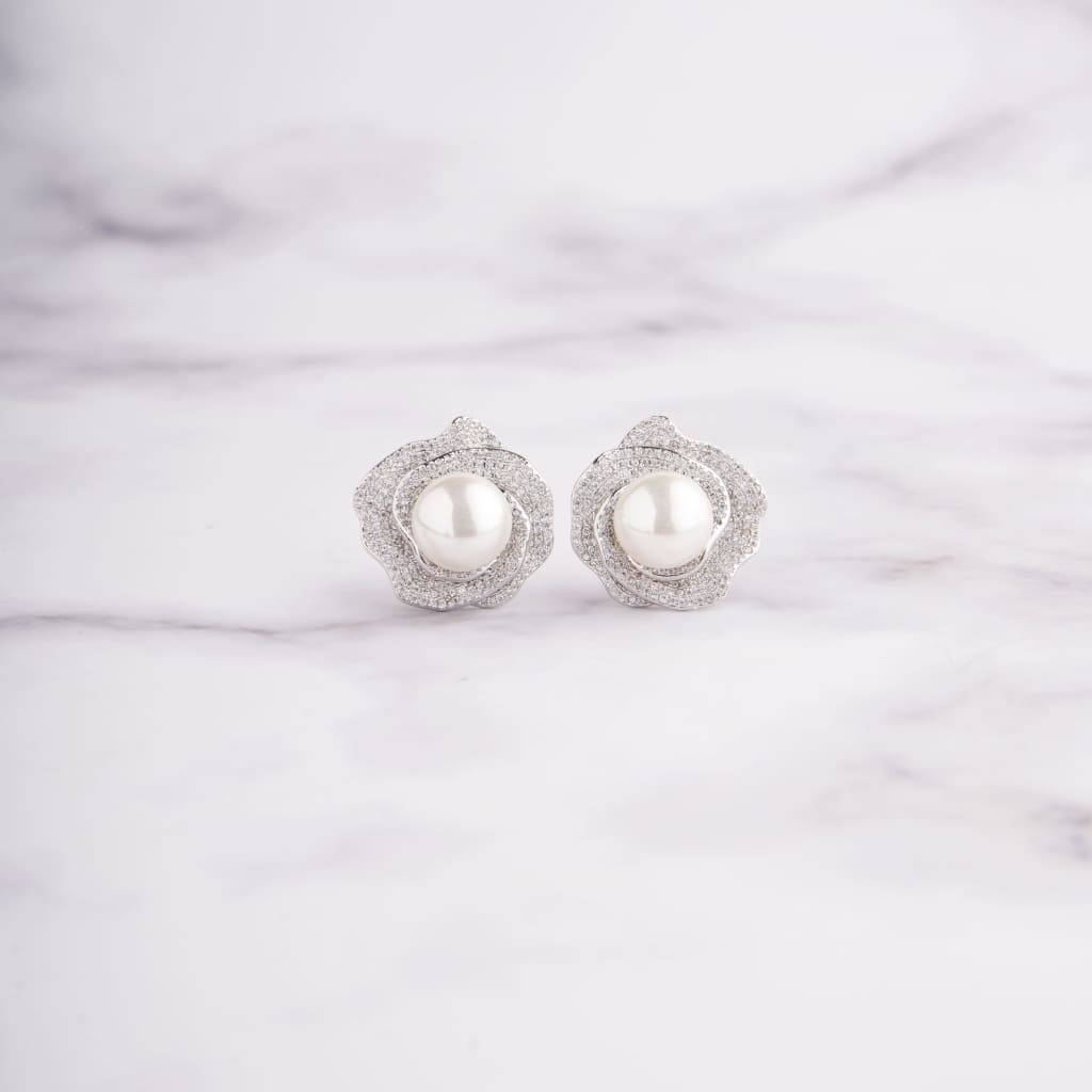 Rozie Pearl Earrings