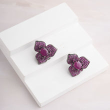 Load image into Gallery viewer, Trillium Pop Earrings - Red
