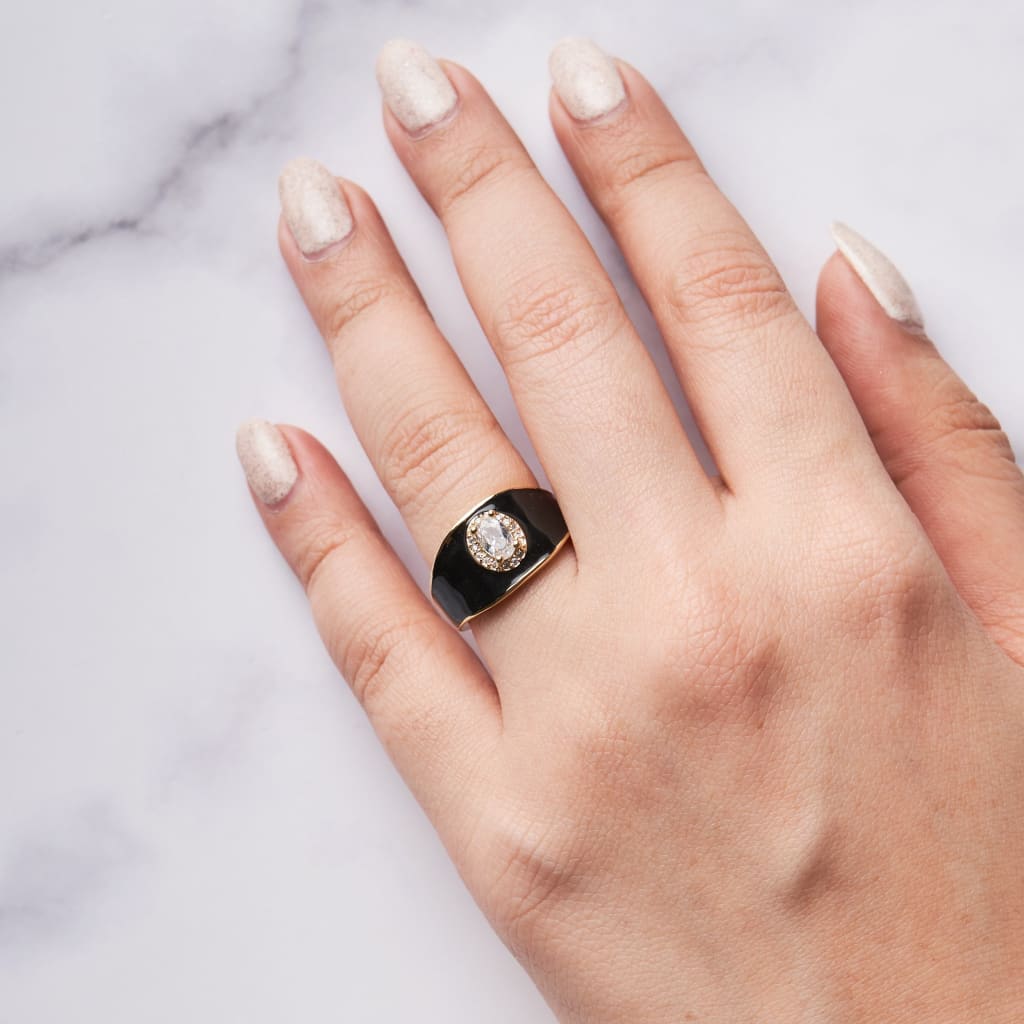 Eve Oval Ring