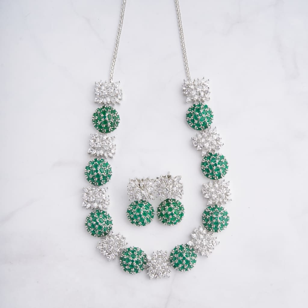 Mannat Necklace Set