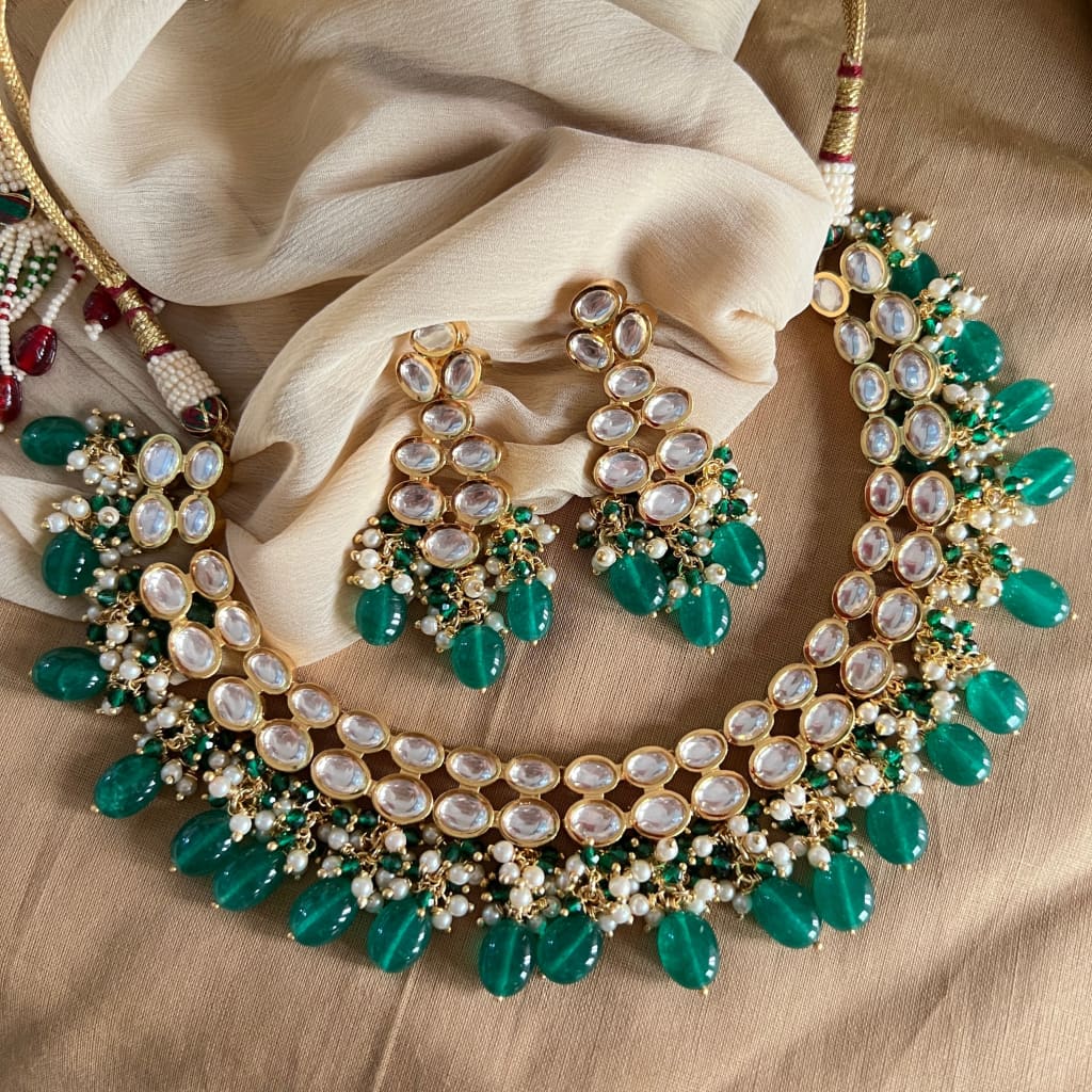 Thussi Necklace Set